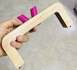 Angel Çanta Aksesuar 20 Cm Pembe Renk Silindir Başlıklı Ahşap Burs - Angel Çanta Aksesuar