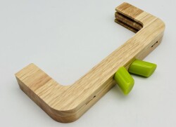 Angel Çanta Aksesuar 20 Cm Yeşil Renk Silindir Başlıklı Ahşap Burs - Angel Çanta Aksesuar