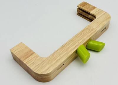 Angel Çanta Aksesuar 20 Cm Yeşil Renk Silindir Başlıklı Ahşap Burs - 1