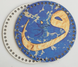 Angel Çanta Aksesuar Ahşap 20 Cm Çapında Resimli Plaka Arkalıklı F Serisi No:5 - Angel Çanta Aksesuar