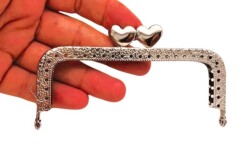 Angel Çanta Aksesuar 10.5 cm Dikdörtgen Cüzdan Klipsi Cüzdan Bursu Gümüş Renk Kalpli Model - Angel Çanta Aksesuar