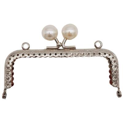 Angel Çanta Aksesuar 10.5 cm İncili Dikdörtgen Cüzdan Çanta Klipsi Bursu Gümüş Metalli - 1