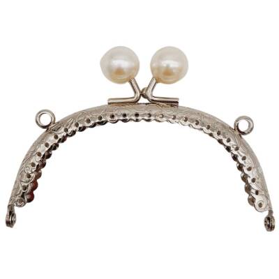 Angel Çanta Aksesuar 10.5 cm İncili Oval Cüzdan Çanta Klipsi Bursu Gümüş Metalli - 1