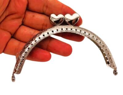 Angel Çanta Aksesuar 10.5 cm Oval Cüzdan Klipsi Cüzdan Bursu Gümüş Renk Kalpli Model - 1