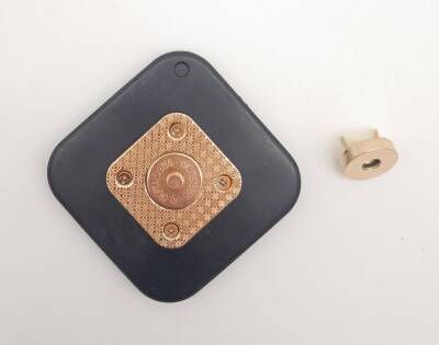 Angel Çanta Aksesuar 7 cm Kare Akrilikli Siyah Renk Light Gold Mıknatıslı Kilit - 3