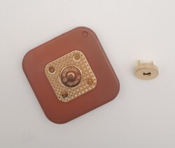 Angel Çanta Aksesuar 7 cm Kare Akrilikli Taba Renk Light Gold Mıknatıslı Kilit - 3