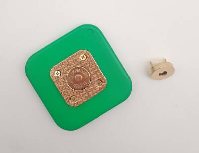 Angel Çanta Aksesuar 7 cm Kare Akrilikli Yeşil Renk Light Gold Mıknatıslı Kilit - 3