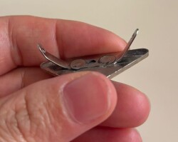 Angel Çanta Aksesuar 3.5x2 Cm Prada Metal Plaka Etiket Süs Füme Metalli - 2